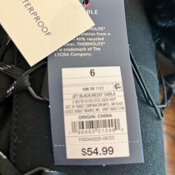 Women’s Carla waterproof winter boots by Universal Thread. - Picture 8 of 10